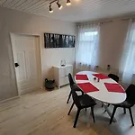 Apartamento Am Saalebogen Mit Gartenterrasse, Grillkamin Und Freie Parkplaetze