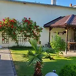 Apartamento Am Saalebogen Mit Gartenterrasse, Grillkamin Und Freie Parkplaetze *