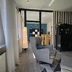 Apartamento Am Saalebogen Mit Gartenterrasse, Grillkamin Und Freie Parkplaetze