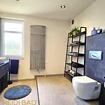 Apartamento Am Saalebogen Mit Gartenterrasse, Grillkamin Und Freie Parkplaetze
