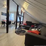 Am Saalebogen Mit Gartenterrasse, Grillkamin Und Freie Parkplaetze Apartamento Rudolstadt