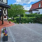 Am Saalebogen Mit Gartenterrasse, Grillkamin Und Freie Parkplaetze Rudolstadt