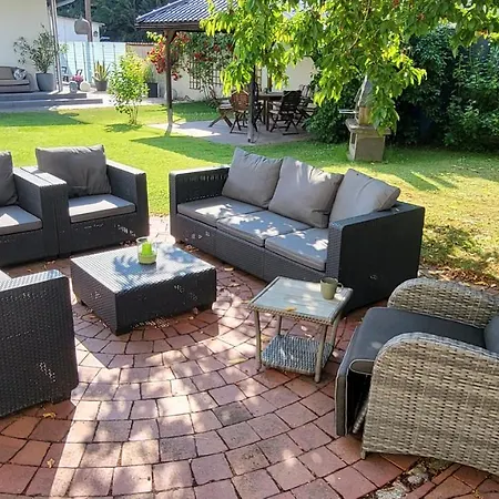 Am Saalebogen Mit Gartenterrasse, Grillkamin Und Freie Parkplaetze Appartement Rudolstadt