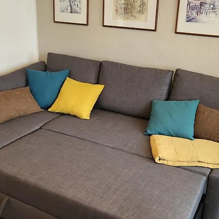 Am Saalebogen Mit Gartenterrasse, Grillkamin Und Freie Parkplaetze Lägenhet