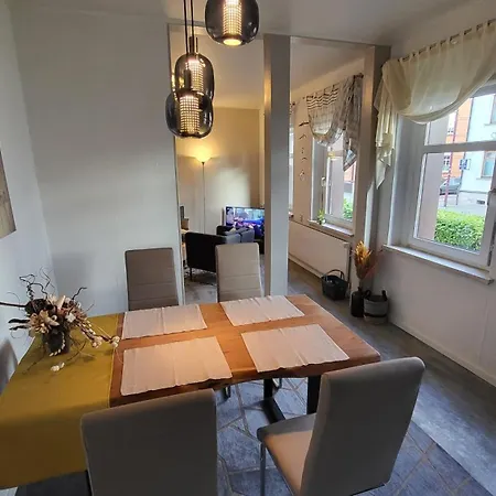 Appartement Am Saalebogen Mit Gartenterrasse, Grillkamin Und Freie Parkplaetze