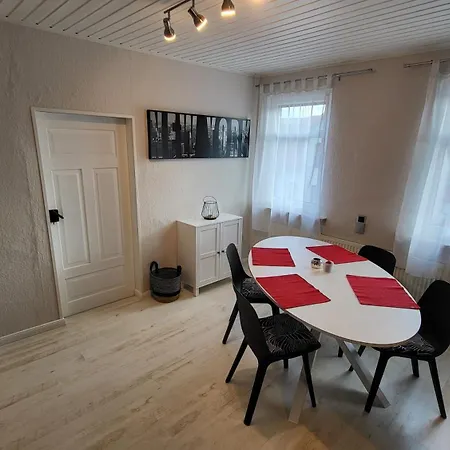 Lejlighed Am Saalebogen Mit Gartenterrasse, Grillkamin Und Freie Parkplaetze