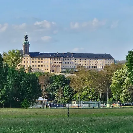 Apartamento Am Saalebogen Mit Gartenterrasse, Grillkamin Und Freie Parkplaetze