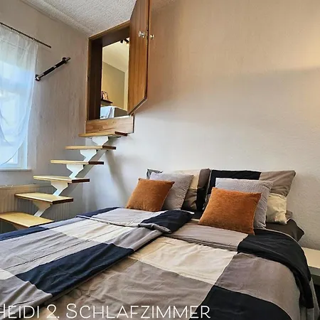 Apartment Am Saalebogen Mit Gartenterrasse, Grillkamin Und Freie Parkplätze *