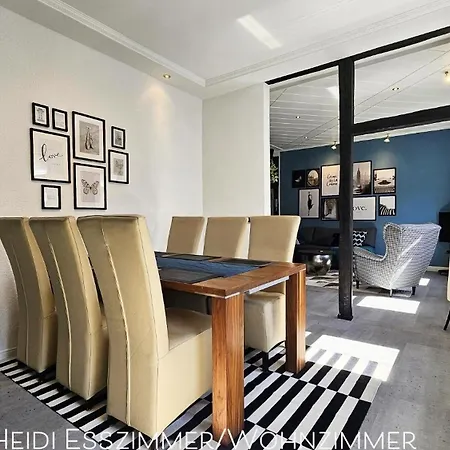 Am Saalebogen Mit Gartenterrasse, Grillkamin Und Freie Parkplaetze Apartamento *
