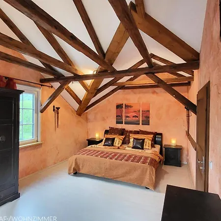 Am Saalebogen Mit Gartenterrasse, Grillkamin Und Freie Parkplaetze Daire