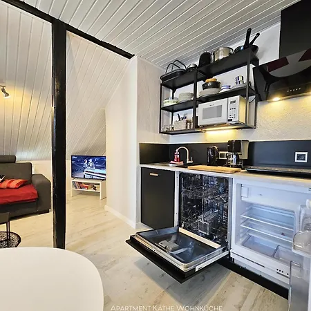 Am Saalebogen Mit Gartenterrasse, Grillkamin Und Freie Parkplaetze *