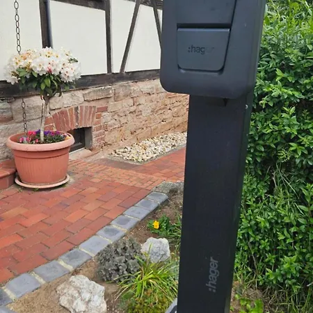 Appartement Am Saalebogen Mit Gartenterrasse, Grillkamin Und Freie Parkplaetze