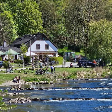 Lejlighed Am Saalebogen Mit Gartenterrasse, Grillkamin Und Freie Parkplaetze *