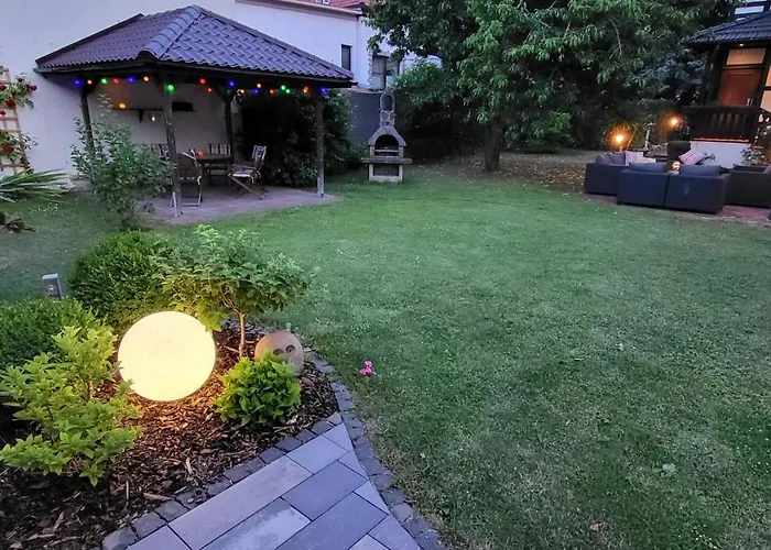 Am Saalebogen Mit Gartenterrasse, Grillkamin Und Freie Parkplaetze Appartement *