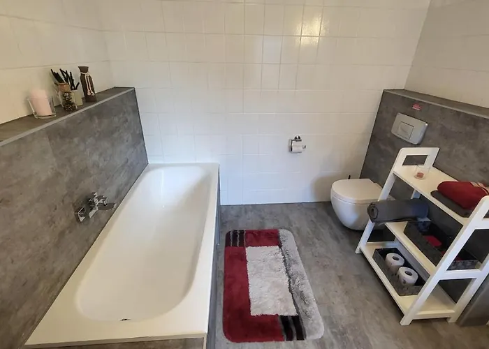 Am Saalebogen Mit Gartenterrasse, Grillkamin Und Freie Parkplaetze Appartement *