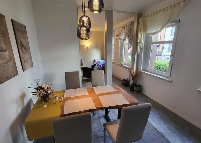 Daire Am Saalebogen Mit Gartenterrasse, Grillkamin Und Freie Parkplaetze