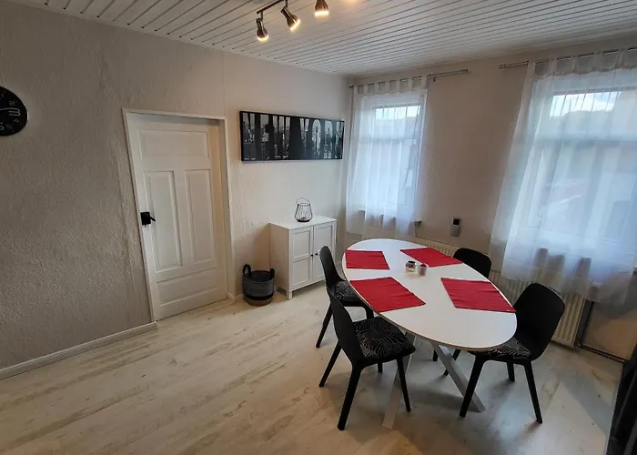 Daire Am Saalebogen Mit Gartenterrasse, Grillkamin Und Freie Parkplaetze