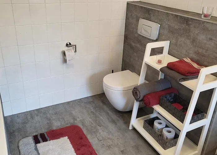 Am Saalebogen Mit Gartenterrasse, Grillkamin Und Freie Parkplaetze * Rudolstadt