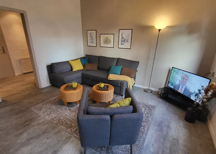 Am Saalebogen Mit Gartenterrasse, Grillkamin Und Freie Parkplaetze Daire Rudolstadt