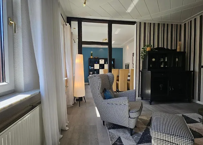 Daire Am Saalebogen Mit Gartenterrasse, Grillkamin Und Freie Parkplaetze