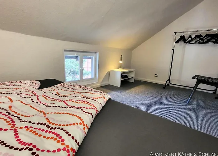 Am Saalebogen Mit Gartenterrasse, Grillkamin Und Freie Parkplaetze *