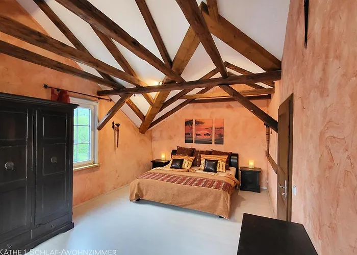 Am Saalebogen Mit Gartenterrasse, Grillkamin Und Freie Parkplaetze Appartement