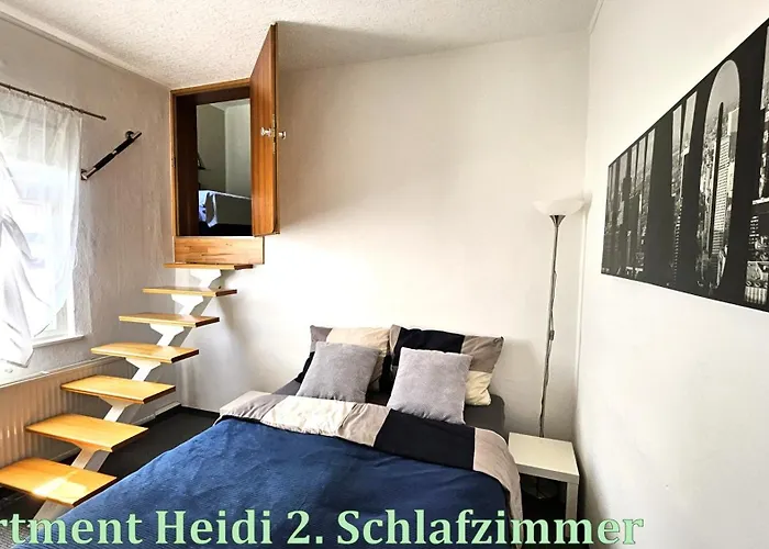 Am Saalebogen Mit Gartenterrasse, Grillkamin Und Freie Parkplaetze